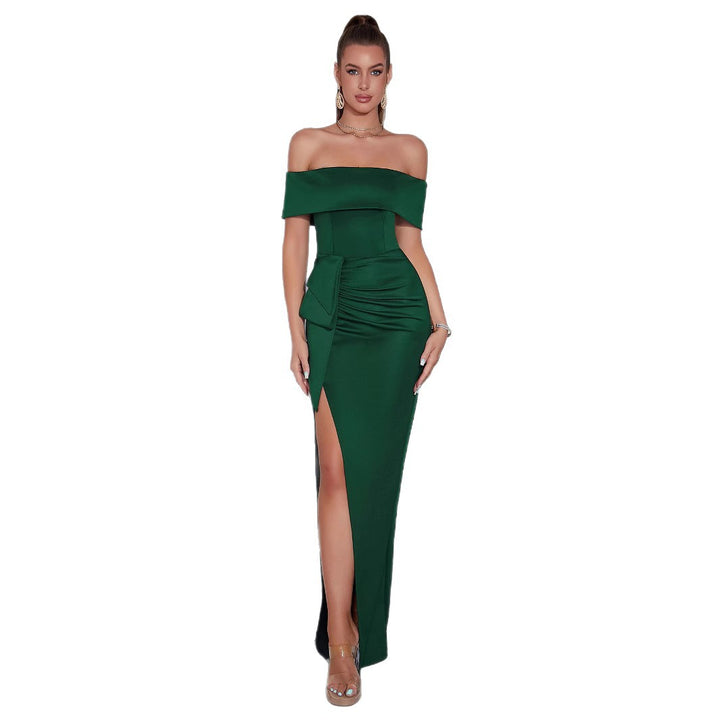 Robe longue à manches longues ajustée pour femmes avec design dénudé des épaules et fente haute Chic & Stil