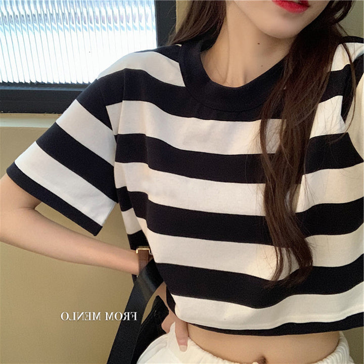 Women Cropped T-Shirt with Striped Pattern and Casual Cut Lune London