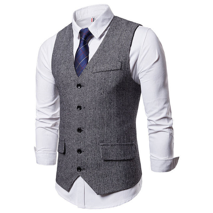 Elegant men's vest with classic herringbone design and practical pockets Lune London