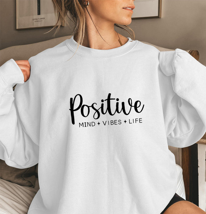 Sweatshirt pour femme avec des manches voluminueuses et un imprimé inspirant Chic & Stil