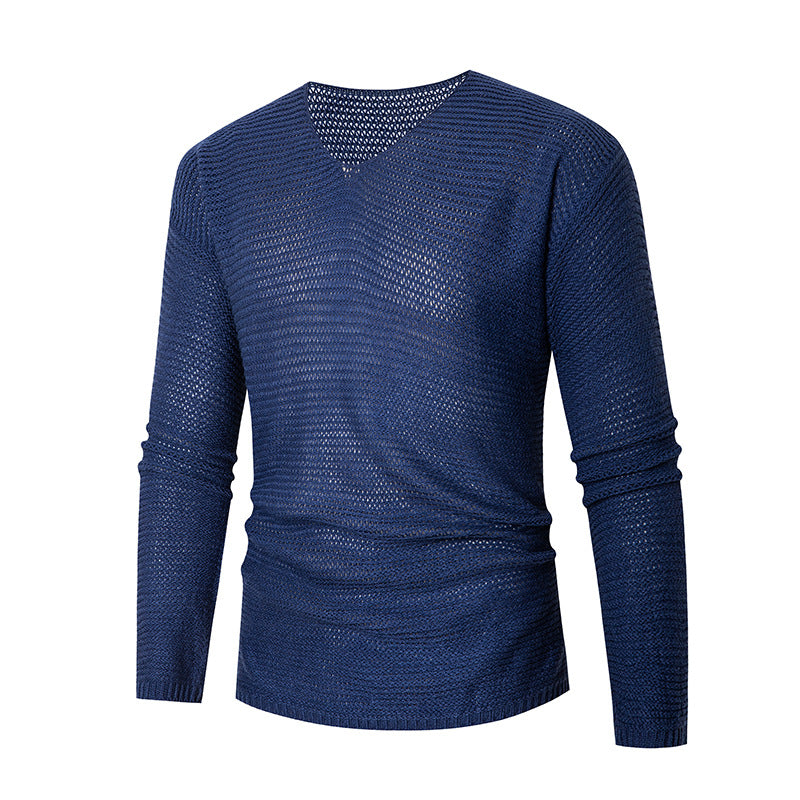 Casual knitted sweater for men with V-neck and airy stitches Lune London