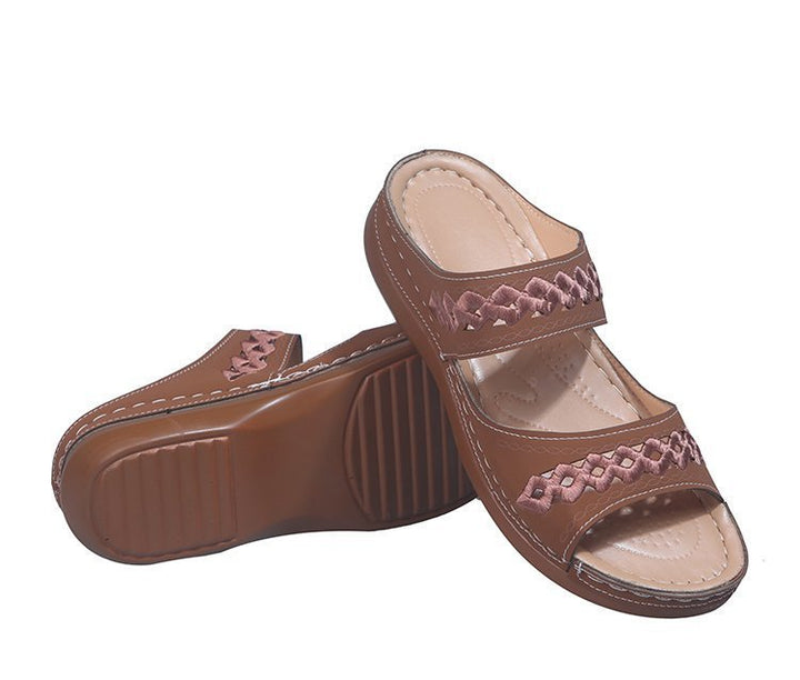 Comfortable and stylish women's clogs with fashionable decorative details Lune London