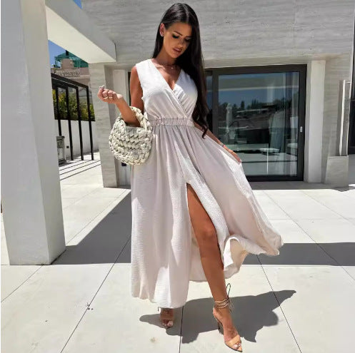 Elegant maxi dress for women with front slit Lune London