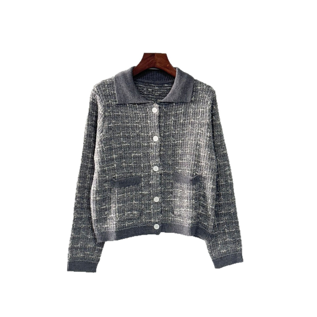 Ladies trendy knit cardigan with practical pocket design Lune London
