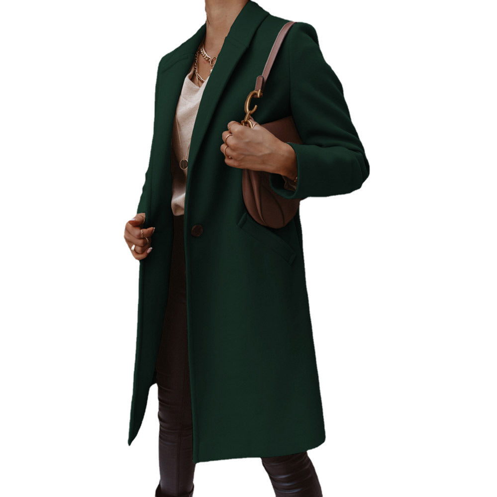 Elegant wool coat for women with piped pockets and flattering fit Lune London