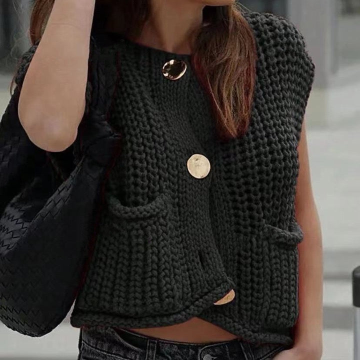 Knitted cardigan for women with button-decorated front and pockets Lune London