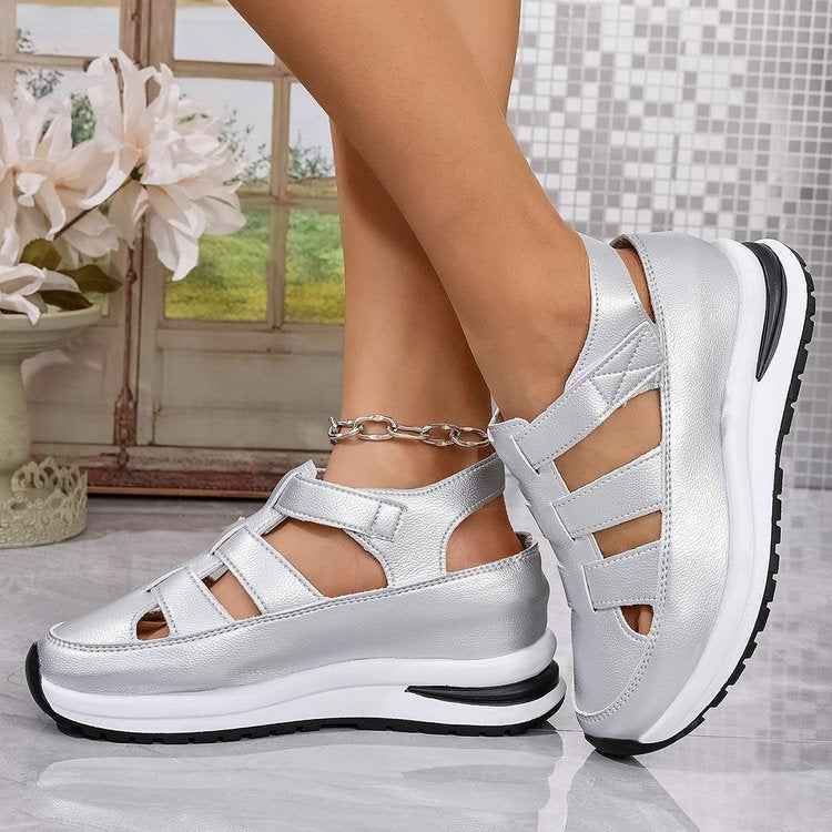 Comfortable sandals for ladies with a breathable upper and cushioning sole Lune London