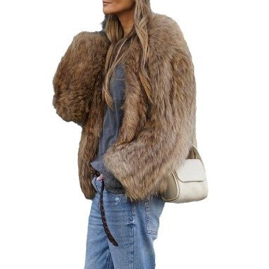 Faux fur jacket for women with a stylish and cozy design Lune London