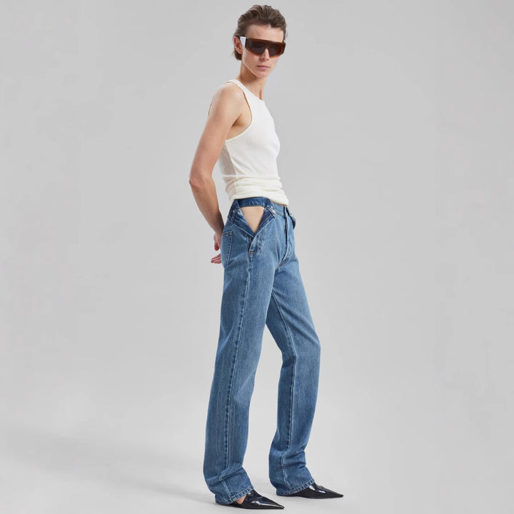High-waisted cargo jeans for women with a relaxed fit and unique pockets Lune London