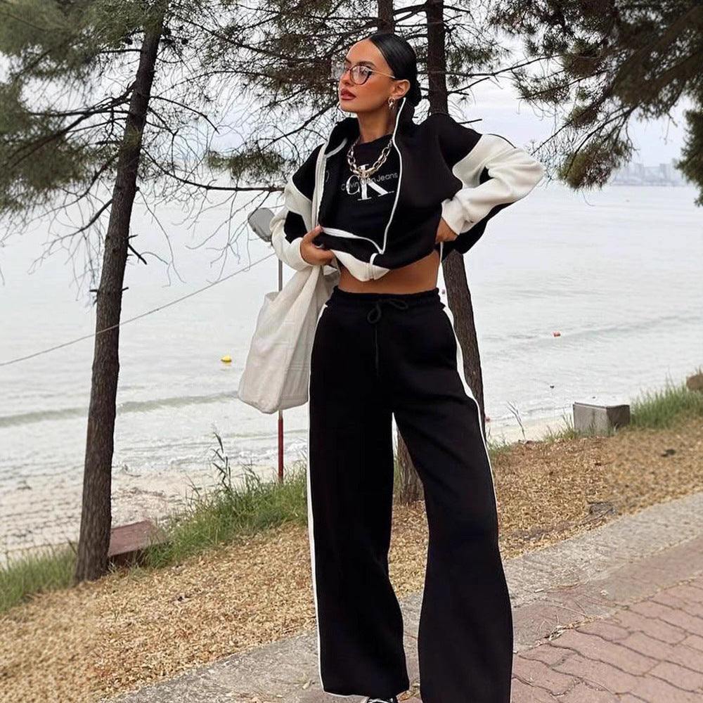 Women's casual tracksuit with cropped top and wide-cut pants Chic & Stil