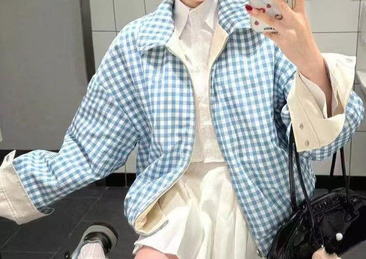 Veste de transition à carreaux pour femmes avec coupe généreuse et accents modernes Chic & Stil