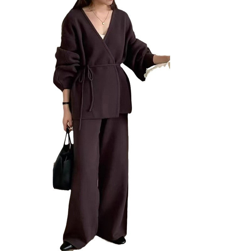 Haut drapé élégant pour femme avec une coupe ample et un pantalon assorti Chic & Stil