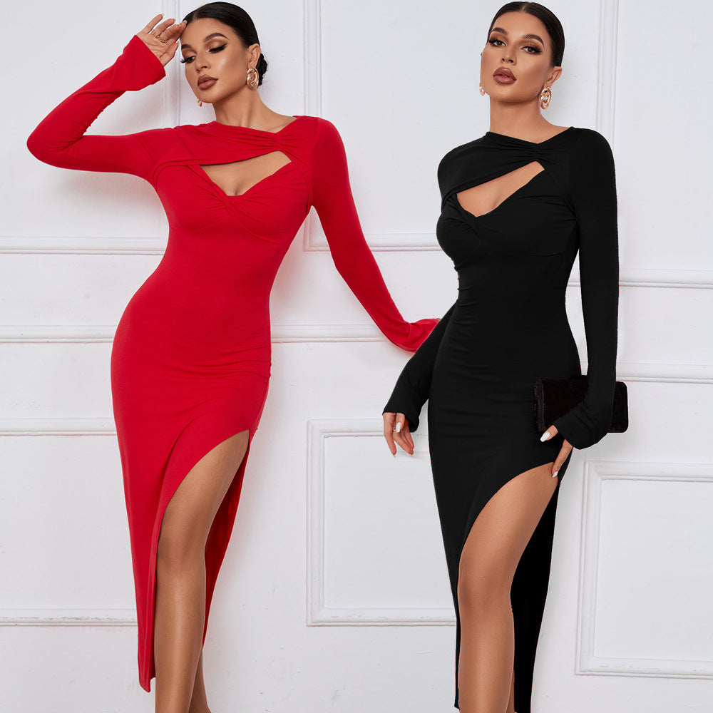 Elegant long sleeve dress for women with stylish cut and high slit Chic & Stil