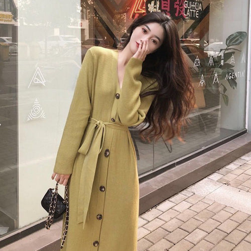 Robe tricotée élégante pour femme avec ceinture et boutons Chic & Stil