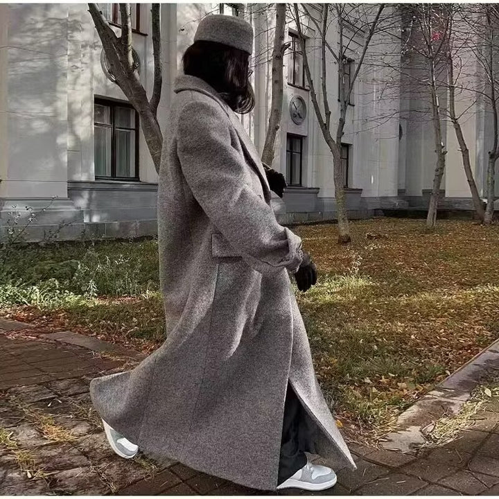 Elegant women's long wool coat with double-breasted buttons Lune London