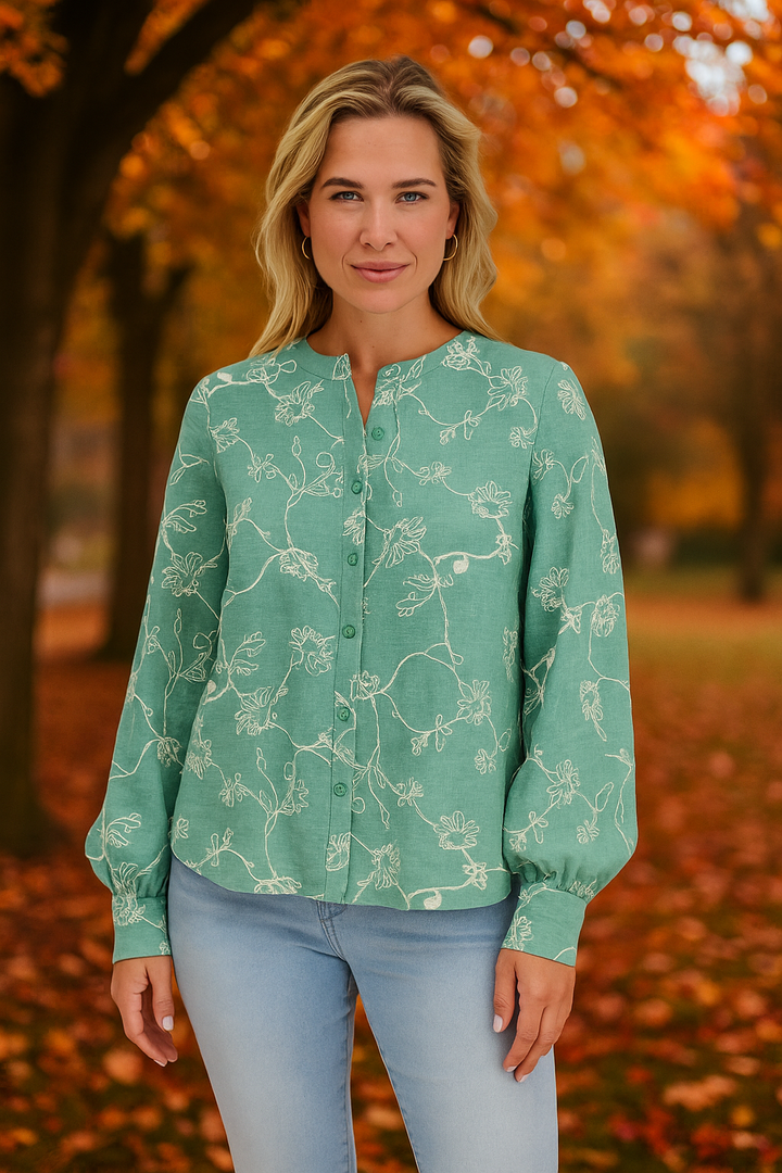 Lune London | Women's blouse with green floral embroidery - Relaxed fit