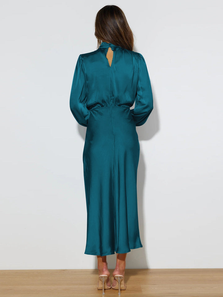 Lune London | Elegant satin dress with long sleeves