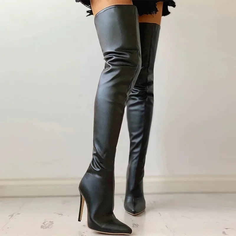 Lune London | The knee-high heeled boots