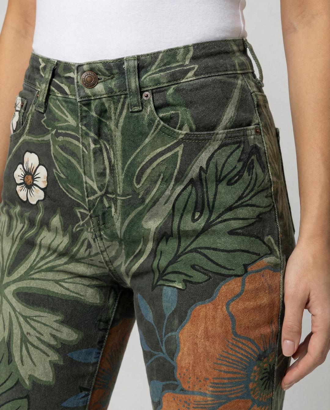 Women's Denim Flared Jeans with Trendy Cut & High Fit Lune London