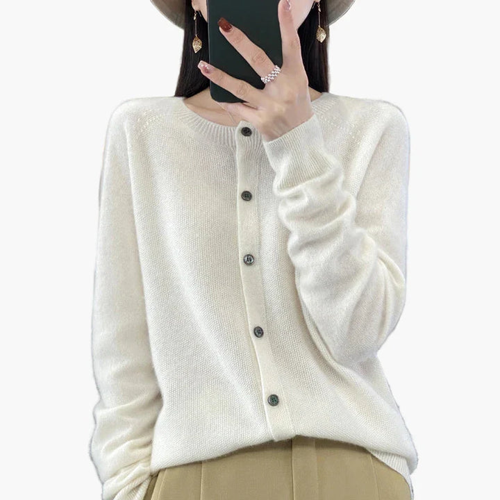 Chic und Stil | Classic cardigan - Elegant everyday style for the office and leisure