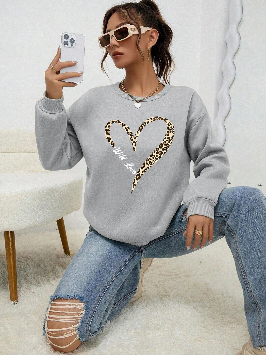 Lune London | Sweatshirt with Leopard Heart Print Polyester Trendy and Comfortable