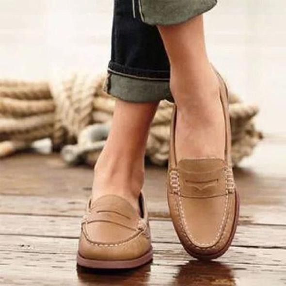 Chic und Stil | High-Quality Leather Orthopedic Slippers - Comfortable and Supportive Women's Shoes