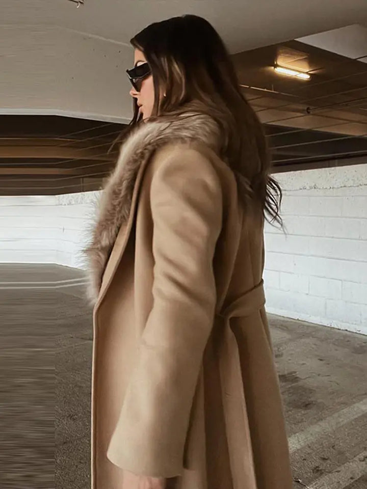 Lune London | Long Coat with Faux Fur Collar Tailored Fit Elegant Look