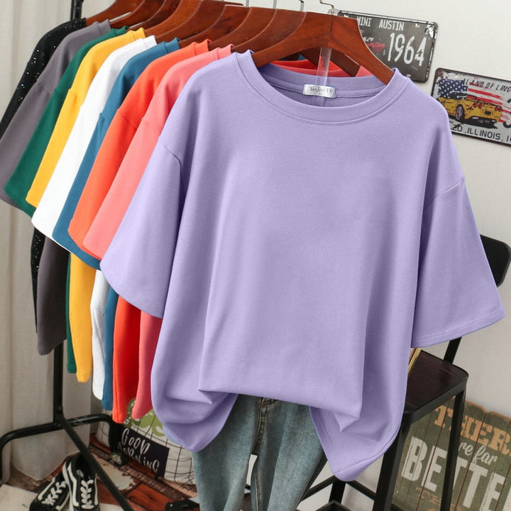 Lune London | Cozy Cotton Basic: Plus-Size T-Shirt for Women