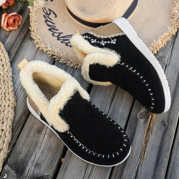 Lune London | Ankle boots - Felt-like texture - Lined with synthetic fur - Cozy, casual fit - Embroidered trim