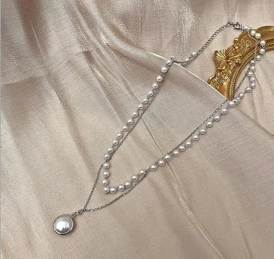 Chic Und Stil | Pearl Choker Heart Necklace for Women