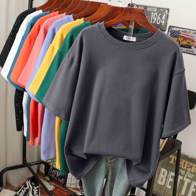 Lune London | Cozy Cotton Basic: Plus-Size T-Shirt for Women