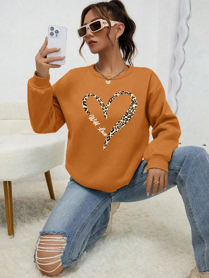 Lune London | Sweatshirt with Leopard Heart Print Polyester Trendy and Comfortable