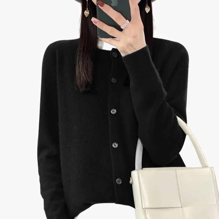 Chic und Stil | Classic cardigan - Elegant everyday style for the office and leisure