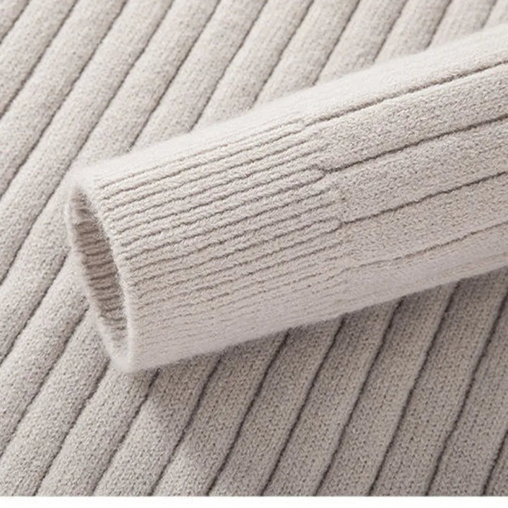 Lune London | Knit sweater with mock neck and half-zip - Elegant casual and professional look