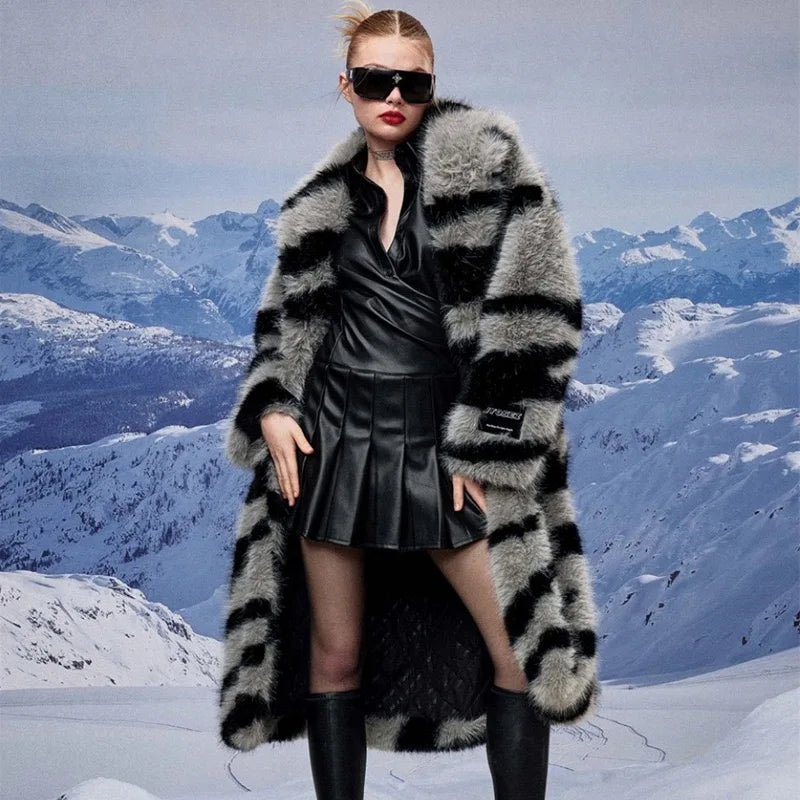 Lune London | Longer fur coat for women with animal print - Luxurious and stylish winter design