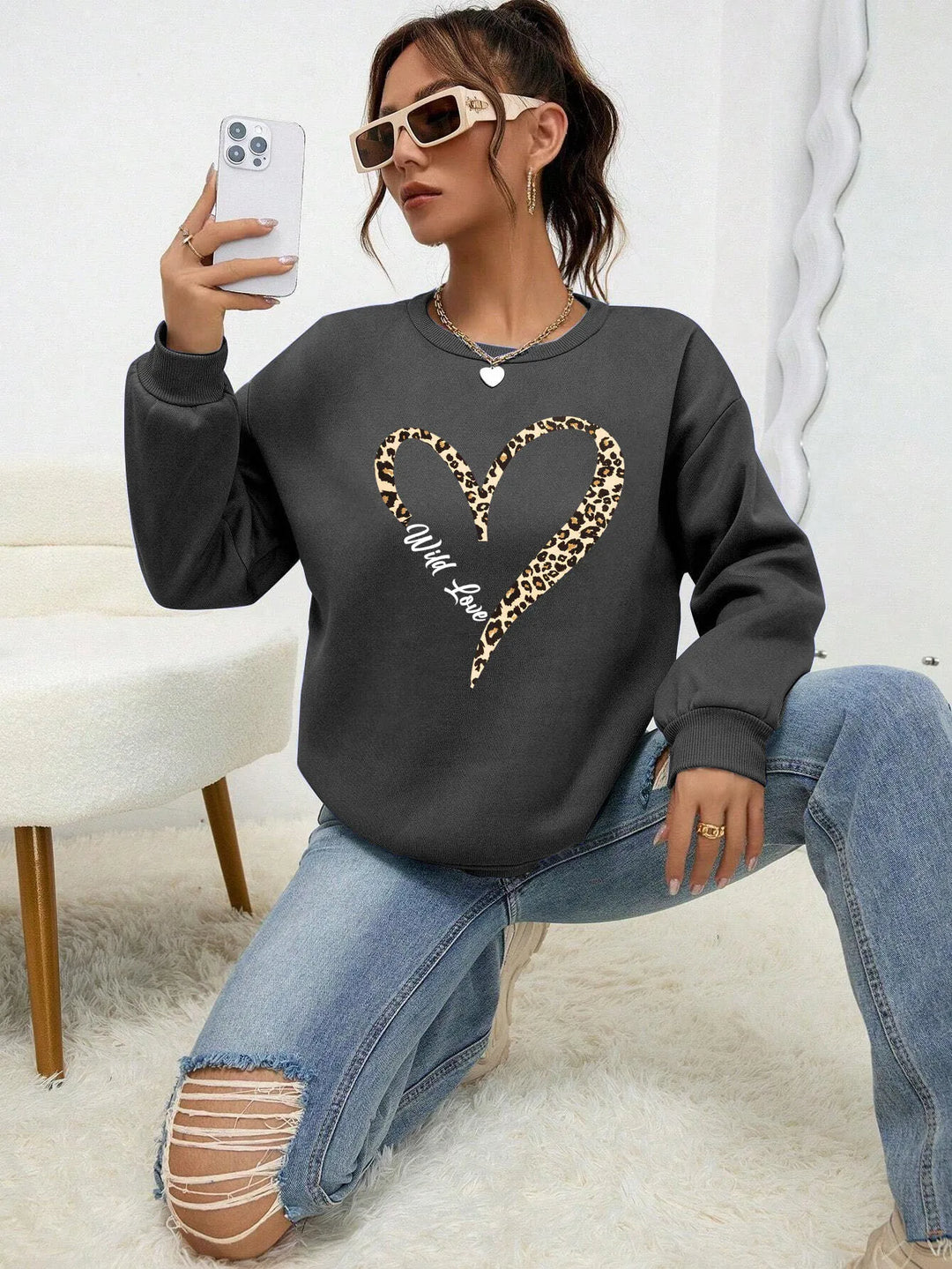 Lune London | Sweatshirt with Leopard Heart Print Polyester Trendy and Comfortable