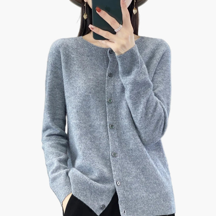 Chic und Stil | Classic cardigan - Elegant everyday style for the office and leisure
