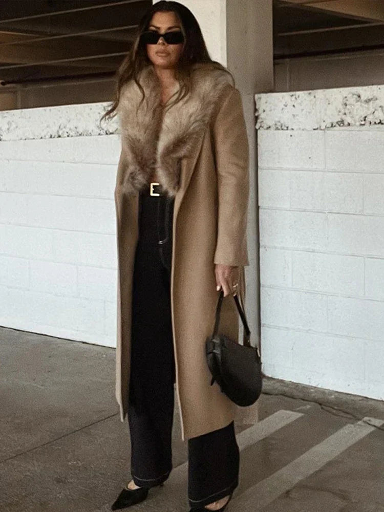 Lune London | Long Coat with Faux Fur Collar Tailored Fit Elegant Look