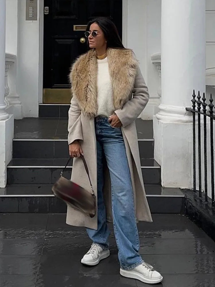 Lune London | Long Coat with Faux Fur Collar Tailored Fit Elegant Look