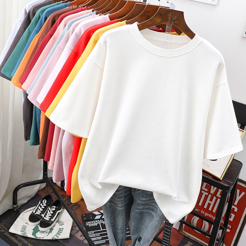 Lune London | Cozy Cotton Basic: Plus-Size T-Shirt for Women