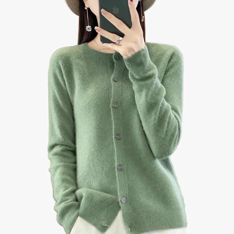 Chic und Stil | Classic cardigan - Elegant everyday style for the office and leisure