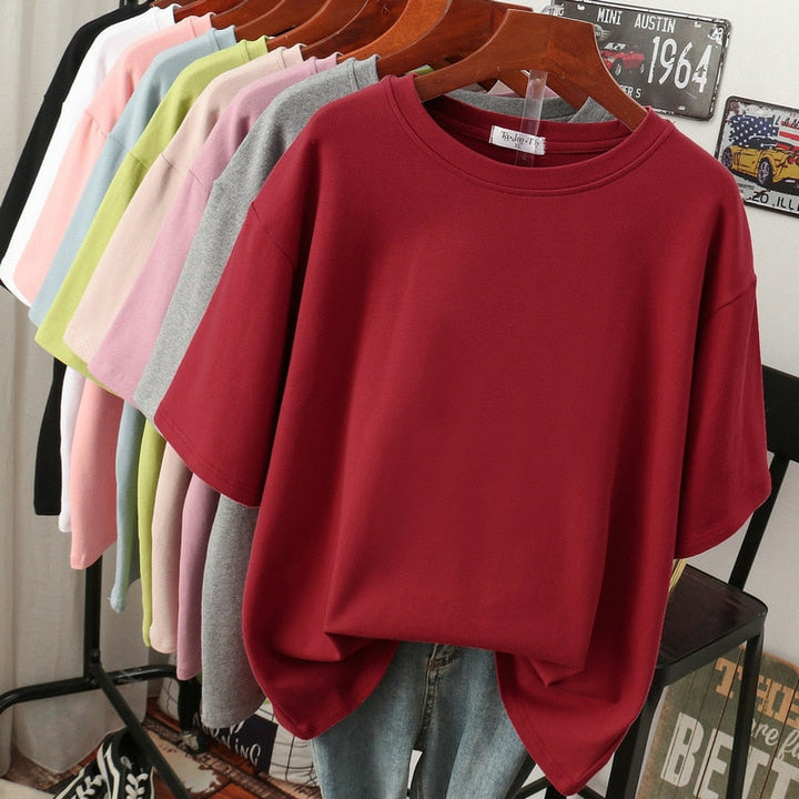 Lune London | Cozy Cotton Basic: Plus-Size T-Shirt for Women