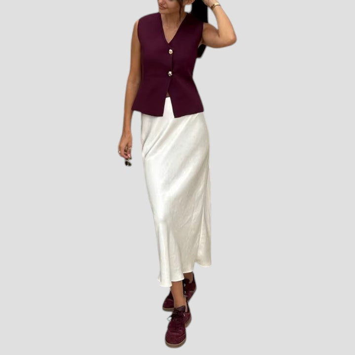 Chic und Stil | Women's Knitted Sleeveless Vest with Gold Button Closure