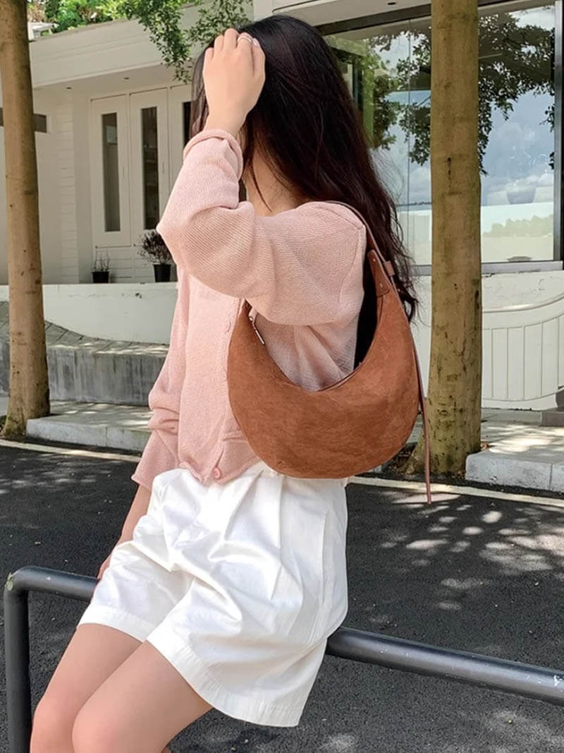 Chic Und Stil | Half-Moon Bag Made Of Suede