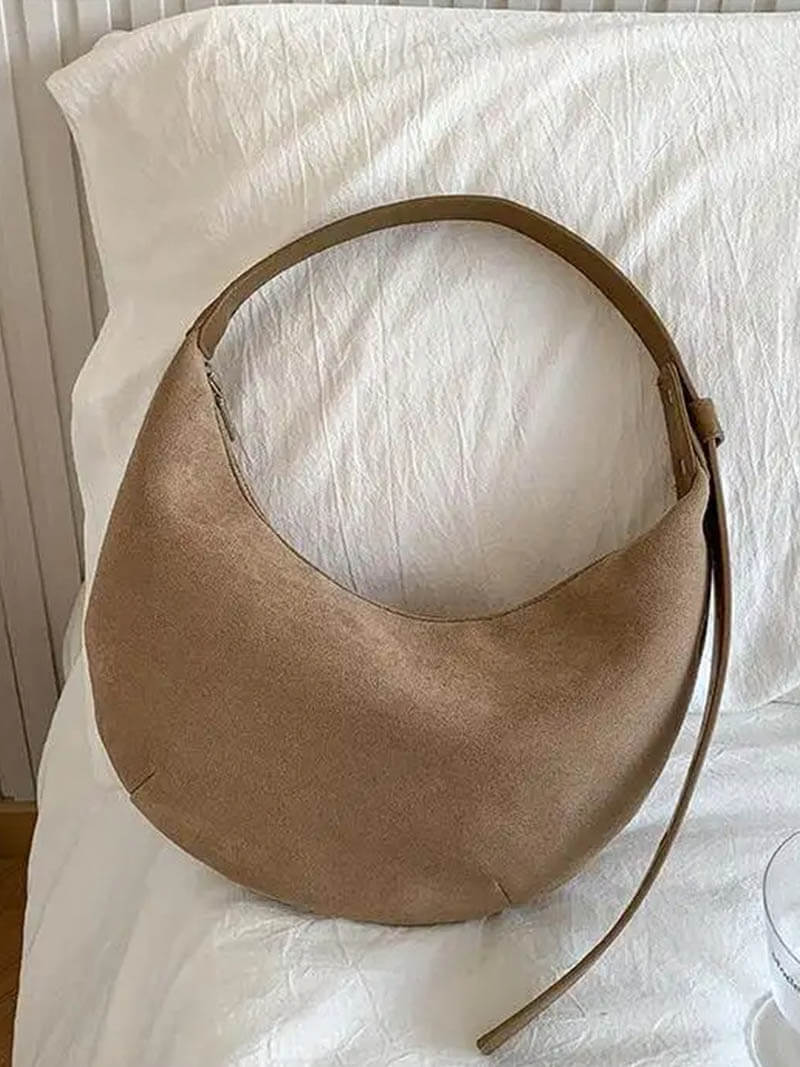 Chic Und Stil | Half-Moon Bag Made Of Suede