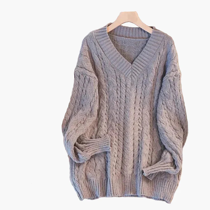 Lune London | Sweater in chunky knit with V neck winter leisure design twist