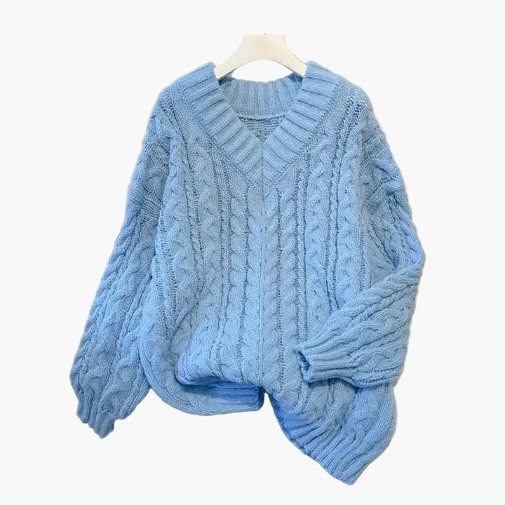 Lune London | Sweater in chunky knit with V neck winter leisure design twist
