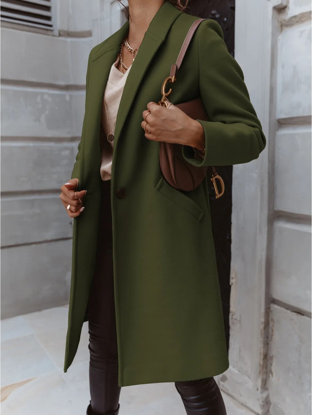Lune London | Coat - Wool blend - Tailored fit - Button closure - Classic design