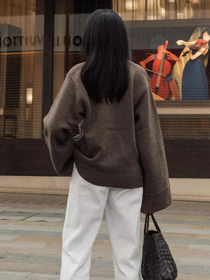 Lune London | Elegant V-Neck Cardigan