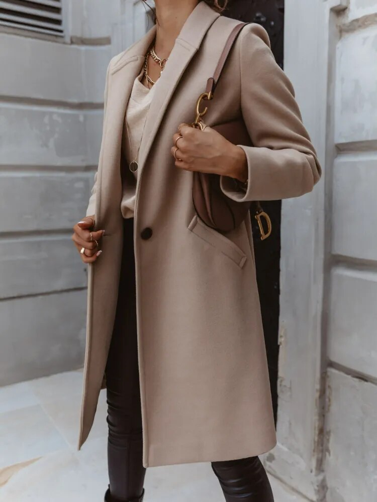 Lune London | Coat - Wool blend - Tailored fit - Button closure - Classic design